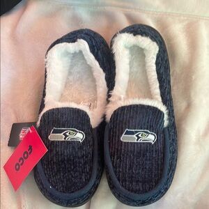Women's Seattle Seahawks FOCO Colorblock Knit Moccasin Slippers XL 10 - 11
